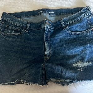 Old Navy midrise boyfriend shorts size 16